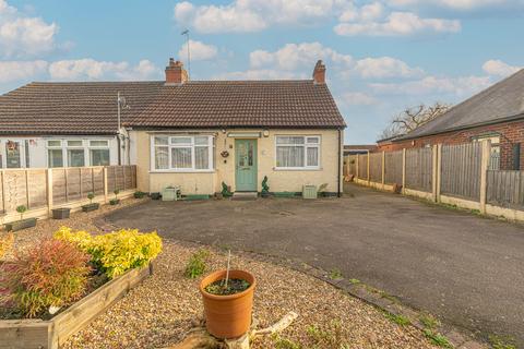 2 bedroom semi-detached bungalow for sale, Holmfield Avenue East, Leicester, LE3