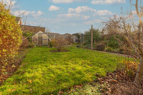 2 bedroom semi-detached bungalow for sale, Holmfield Avenue East, Leicester, LE3