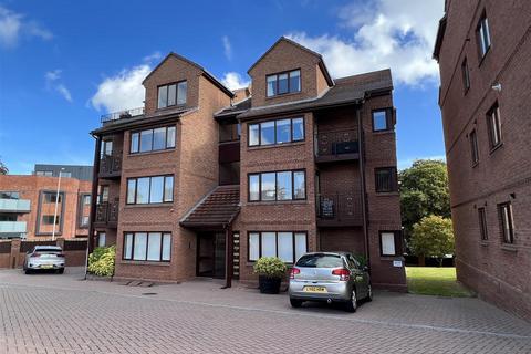 2 bedroom apartment for sale, Mount Avenue, Heswall, Wirral