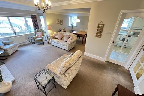 2 bedroom apartment for sale, Mount Avenue, Heswall, Wirral