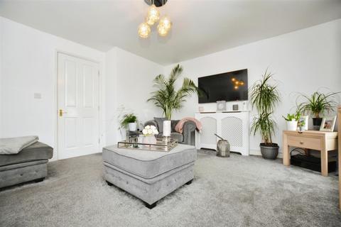 4 bedroom terraced house for sale, Pinewood Close, Scunthorpe