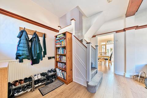 11 Perry How, Worcester Park, KT4 7PQ