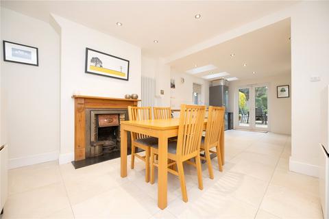 24 Castle Road, St Albans, AL1 5DL