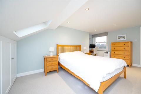 24 Castle Road, St Albans, AL1 5DL