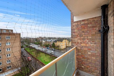 2 bedroom flat for sale, Amhurst Park, London, N16