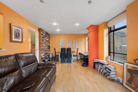 2 bedroom apartment for sale, Alkham Road, London, N16