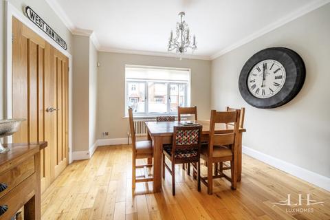 4 bedroom semi-detached house for sale, Devonshire Road, Hornchurch