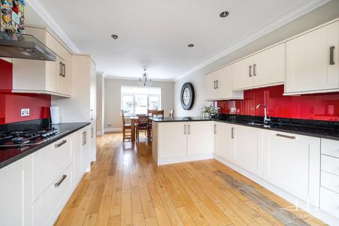 4 bedroom semi-detached house for sale, Devonshire Road, Hornchurch