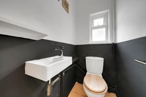 86b Nightingale Road, London, E5 8NB