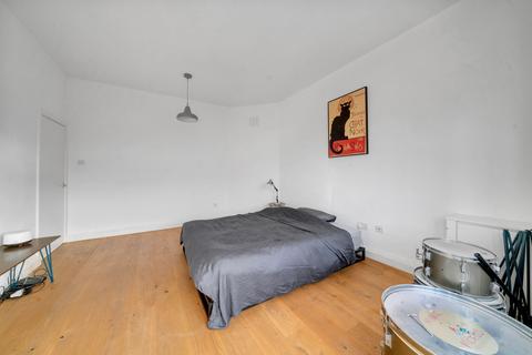 86b Nightingale Road, London, E5 8NB