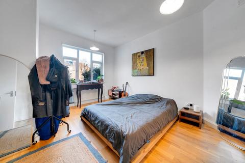 86b Nightingale Road, London, E5 8NB