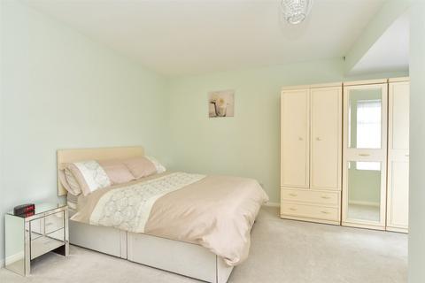 3 bedroom end of terrace house for sale, St. George's Walk, Allhallows, Rochester, Kent