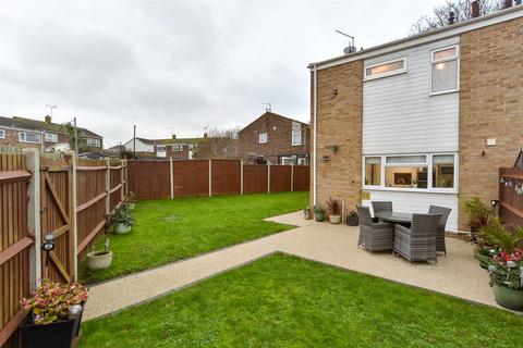 3 bedroom end of terrace house for sale, St. George's Walk, Allhallows, Rochester, Kent