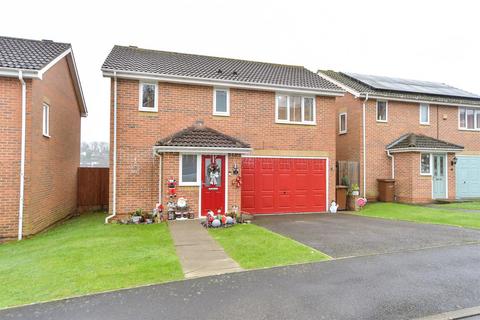 4 bedroom detached house for sale, Peacock Rise, Walderslade, Chatham, Kent