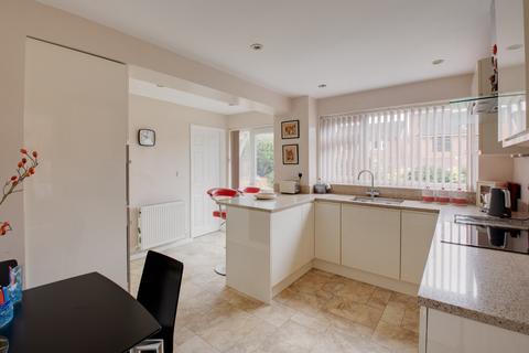 3 bedroom semi-detached house for sale, Marlborough Avenue, Bromsgrove, Worcestershire, B60