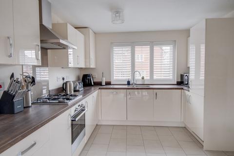 3 bedroom detached house for sale, Swallows Close, Bromsgrove, Worcestershire, B61