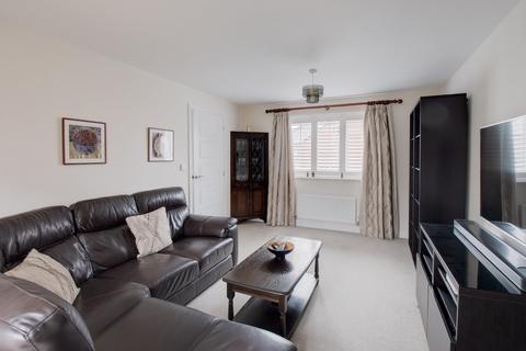 17 Swallows Close, Bromsgrove, B61 0FP