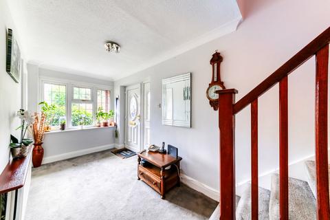 18 Blossom Close, South Croydon, CR2 7EZ