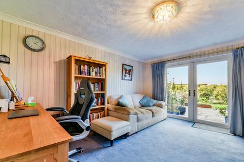 18 Blossom Close, South Croydon, CR2 7EZ