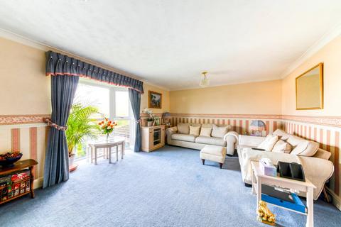 18 Blossom Close, South Croydon, CR2 7EZ