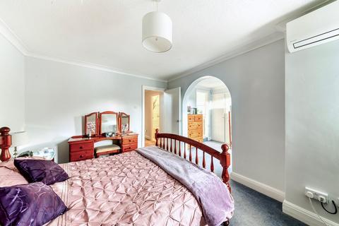 18 Blossom Close, South Croydon, CR2 7EZ