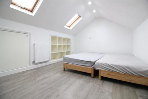 2 bedroom flat to rent, Charles Street, Uxbridge