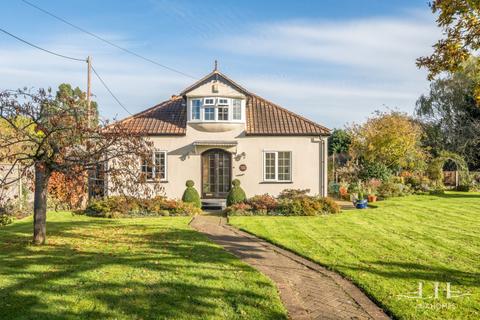 4 bedroom detached house for sale, West View, Brentwood