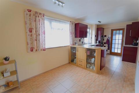 3 bedroom semi-detached house for sale, Pages Mead, Avonmouth