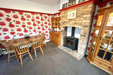 3 bedroom semi-detached house for sale, Burland Avenue, Claregate, Wolverhampton, WV6