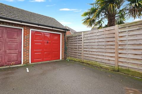 4 Cutter Close, Upnor, Rochester, ME2 4GY