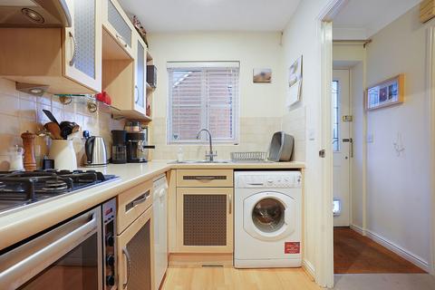 4 Cutter Close, Upnor, Rochester, ME2 4GY