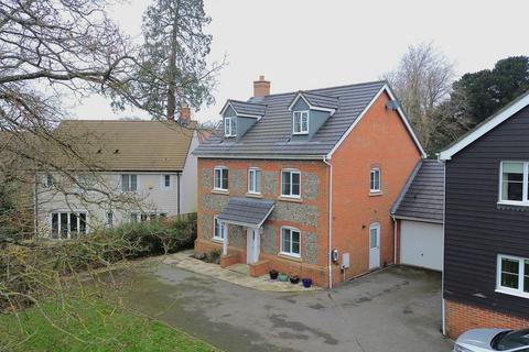 5 bedroom detached house for sale, Cedar Avenue, Haywards Heath, RH16