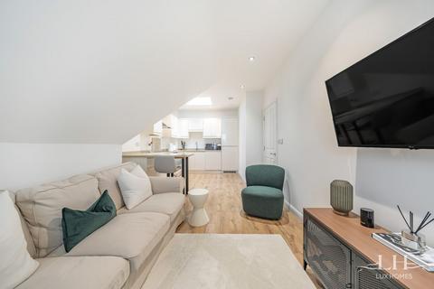 2 bedroom apartment for sale, St James Court, West Horndon