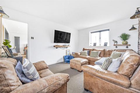 1 Bowglas Close, Ludgvan, Penzance, TR20 8HH