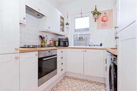 2 bedroom flat for sale, Valencia Road, Worthing