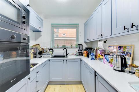 1 bedroom flat for sale, Heene Road, Worthing