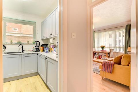 1 bedroom flat for sale, Heene Road, Worthing