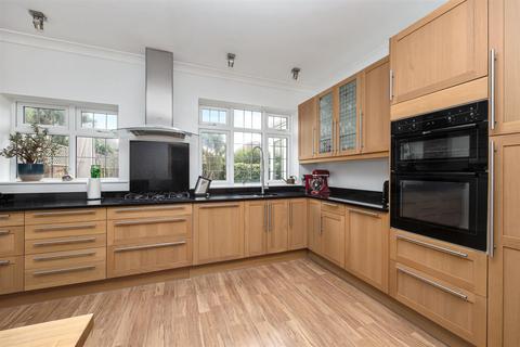 5 bedroom detached house for sale, Hailsham Road, Worthing