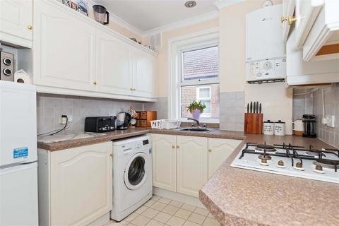 3 bedroom flat for sale, Pavilion Road, Worthing