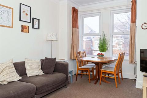 3 bedroom flat for sale, Pavilion Road, Worthing