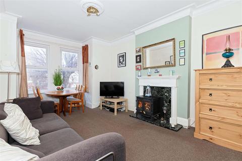 3 bedroom flat for sale, Pavilion Road, Worthing