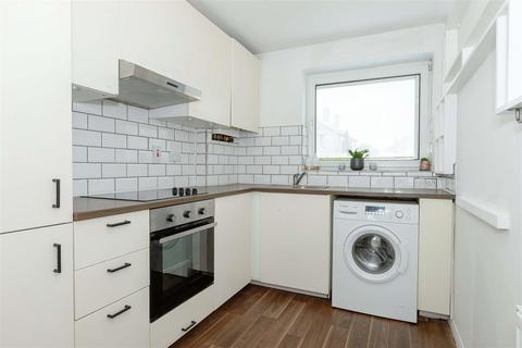 2 bedroom flat for sale, Barton Close, Worthing