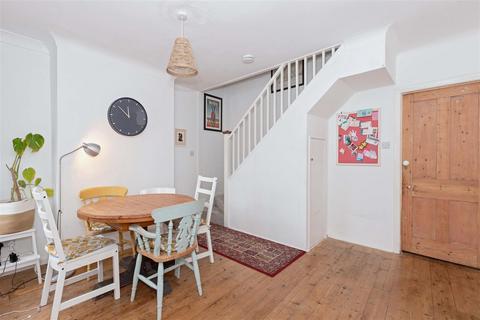 8 Becket Road, Worthing, BN14 7EX