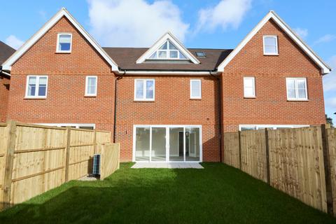 4 bedroom terraced house for sale, Penington Mews, Chalfont St. Peter, Gerrards Cross, Buckinghamshire