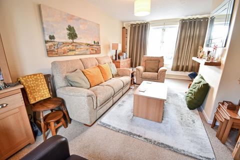 2 bedroom end of terrace house for sale, Goodmayes Close, Bedford, MK42