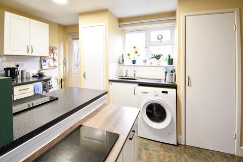 2 bedroom end of terrace house for sale, Goodmayes Close, Bedford, MK42