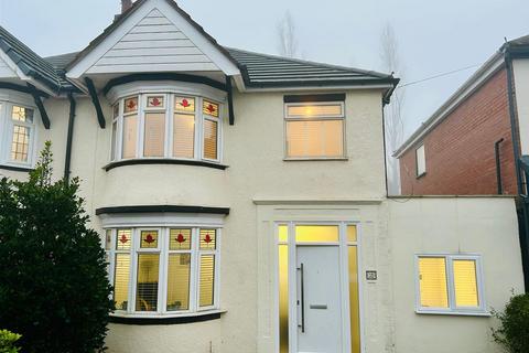 3 bedroom semi-detached house to rent, Edward Road, Oldbury B68