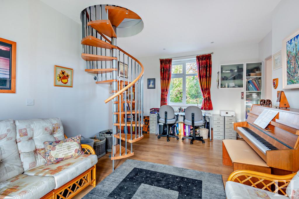 8629705-interior13 WM-800