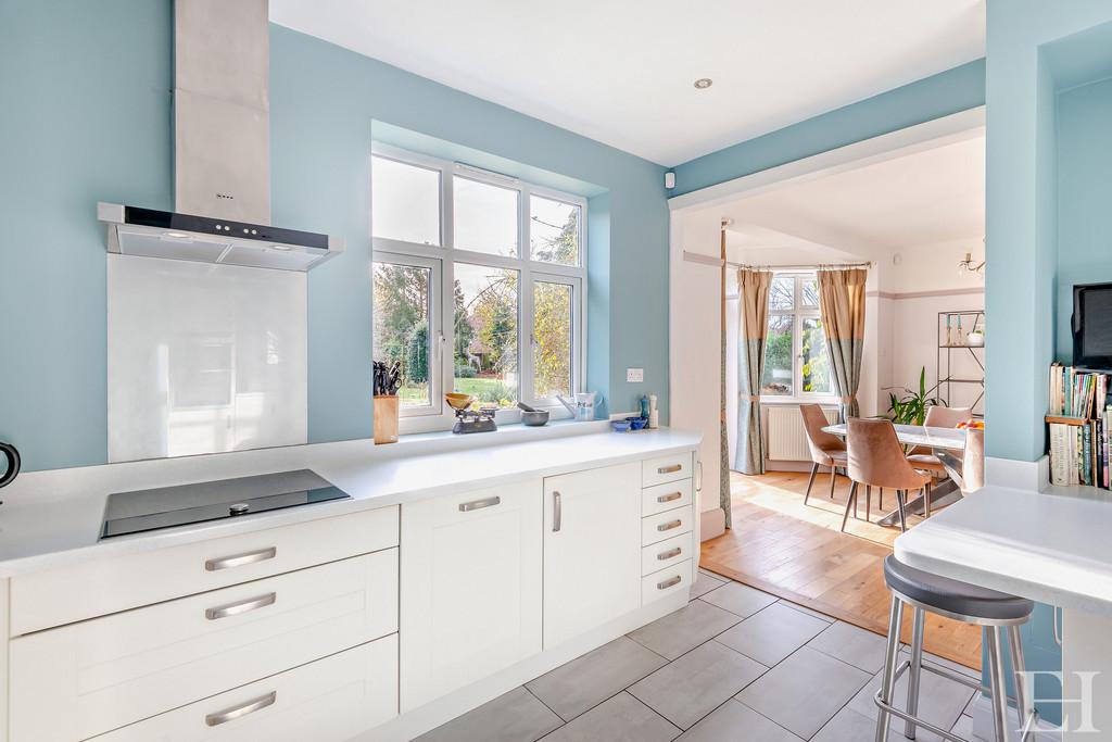 8629705-interior04 WM-800