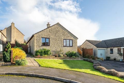 3 bedroom bungalow for sale, Heazle Place, Gloucestershire GL5